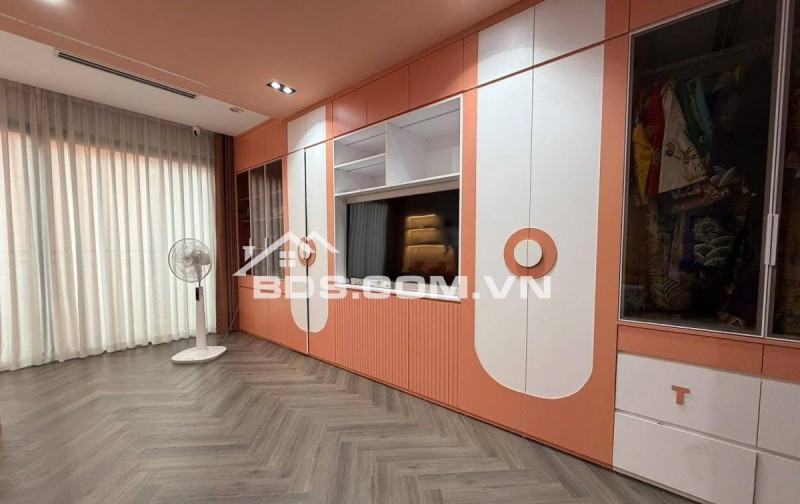 HAI BÀ TRƯNG - SIÊU PHẨM LÔ GÓC  - THANG MÁY -  Cách 10m ra Phố